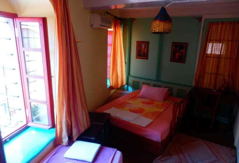 Отель Taksiyarhis Pension