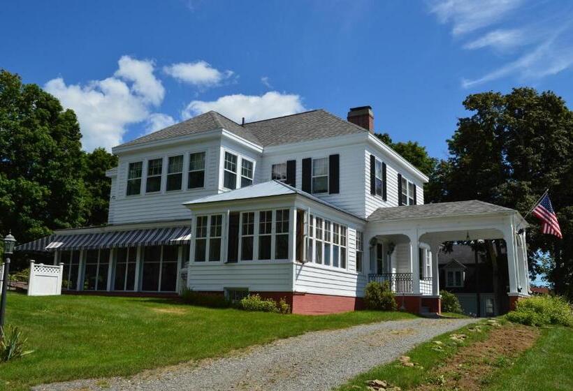 فندق The Brewster Inn