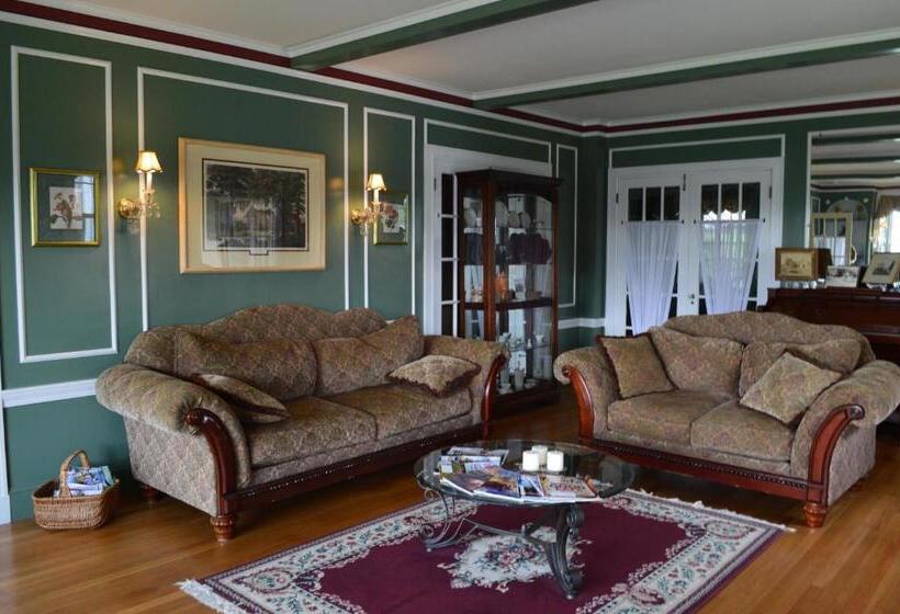 فندق The Brewster Inn