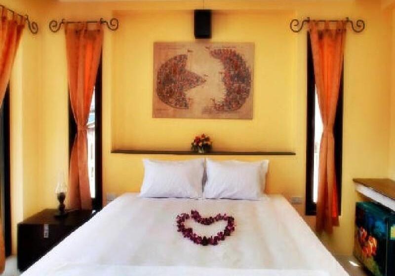 ホテル The Loft Samui Rowhouse Hostel