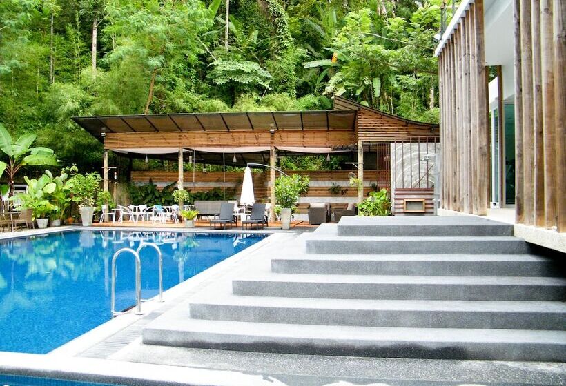 Отель The Trees Club Resort