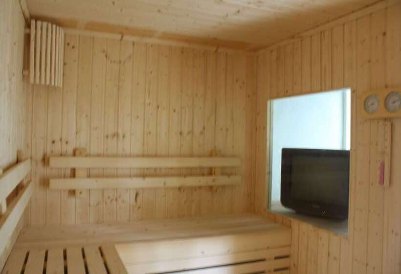 Отель The Trees Club Resort