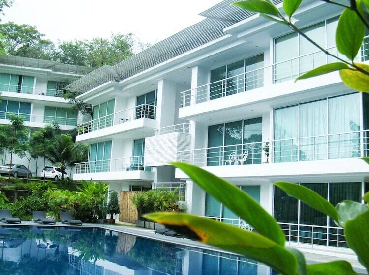 Отель The Trees Club Resort