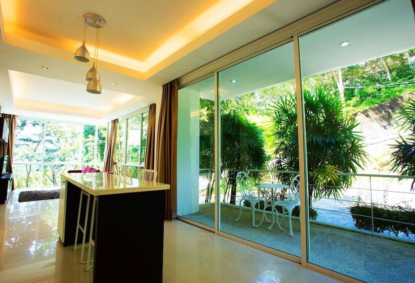 Отель The Trees Club Resort