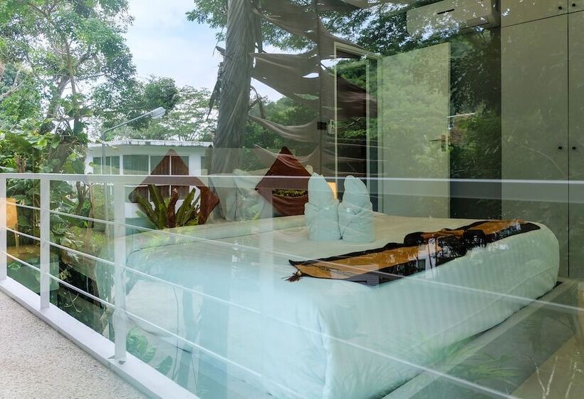 Отель The Trees Club Resort