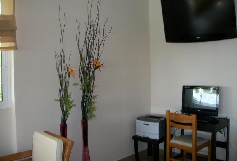 בית מלון כפרי Thea