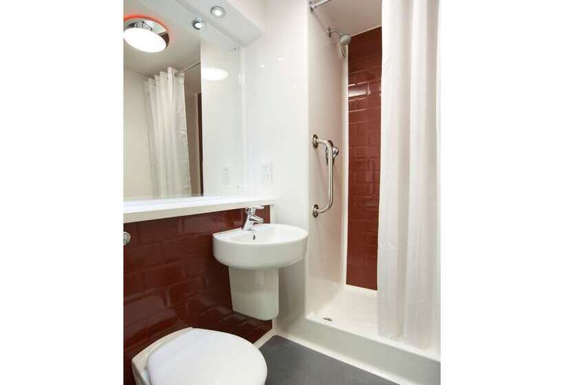 فندق Travelodge Cambridge Orchard Park