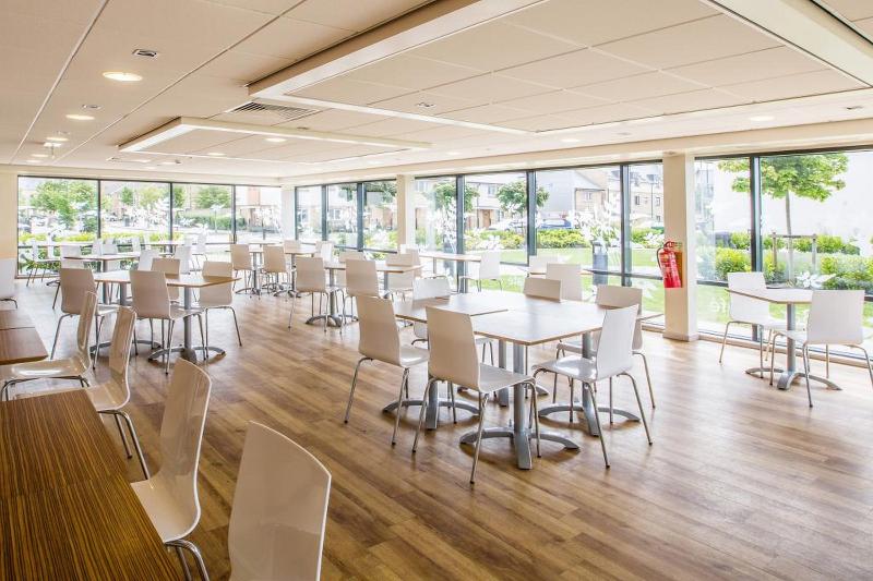 فندق Travelodge Cambridge Orchard Park