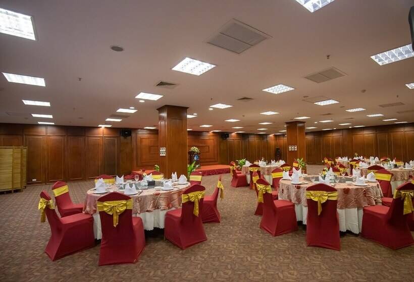 Отель Vientiane Plaza