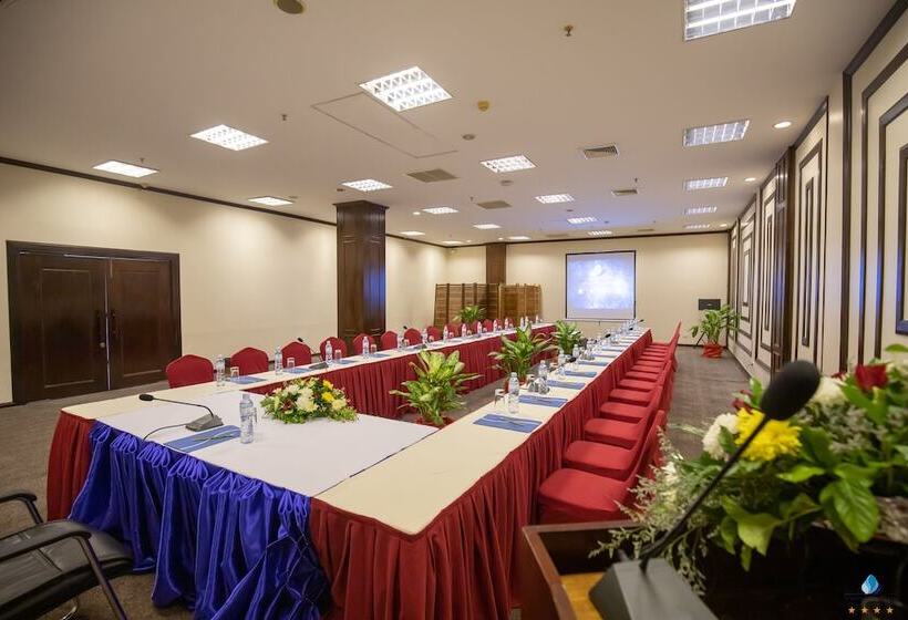 Отель Vientiane Plaza