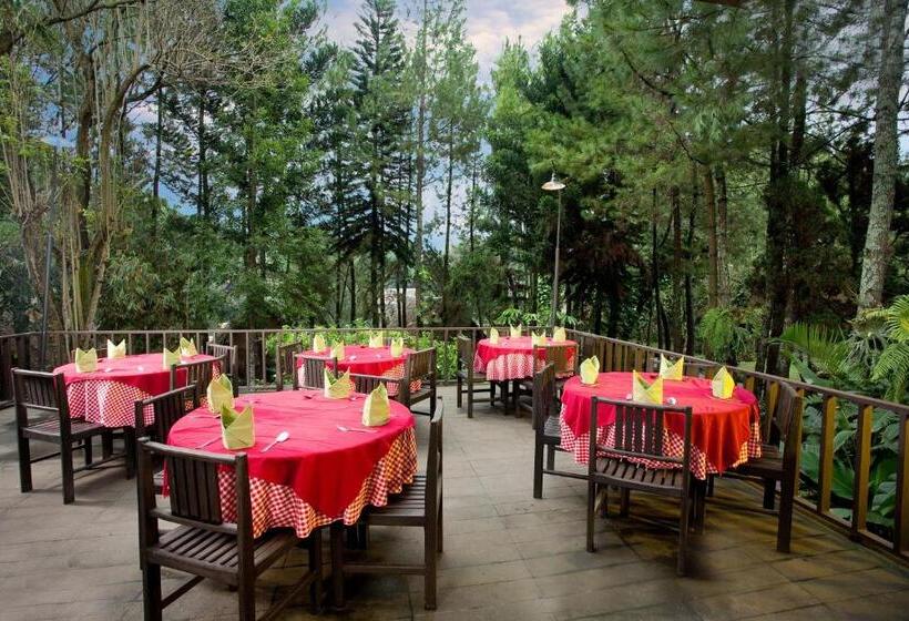 Kampung Sampireun Resort & Spa