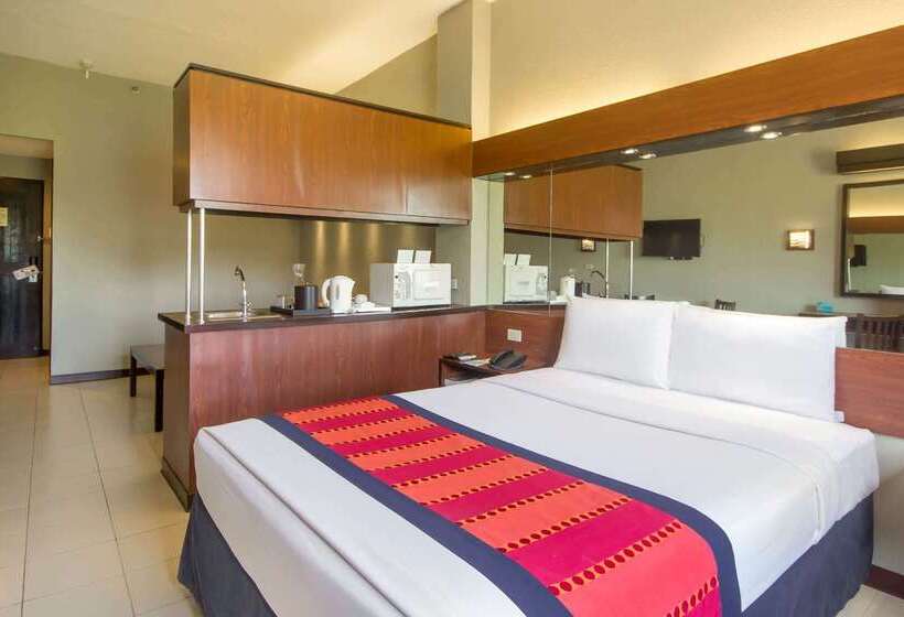 Microtel By Wyndham Eagle Ridge