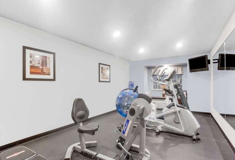 Microtel Inn & Suites Bath