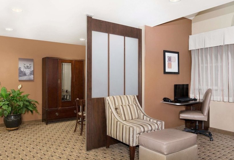 Microtel Inn & Suites By Wyndham Breaux Bridge