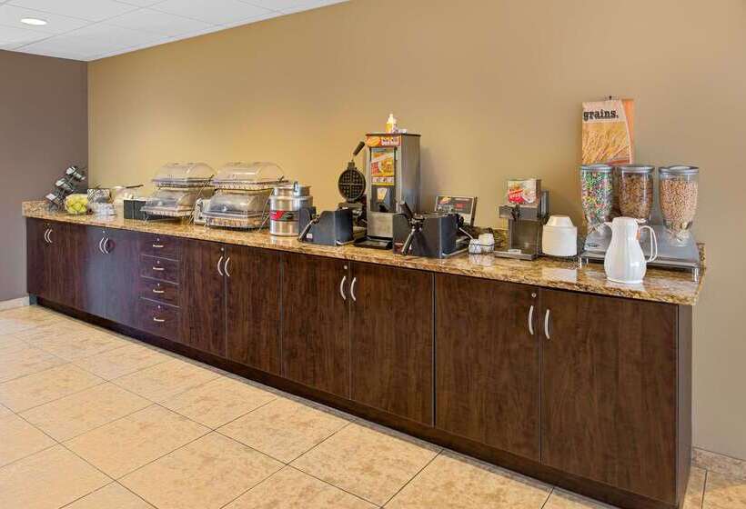 Microtel Inn & Suites By Wyndham Bluffs