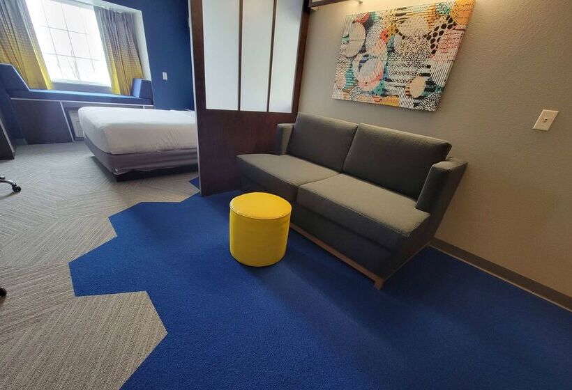 Microtel Inn & Suites By Wyndham Bluffs