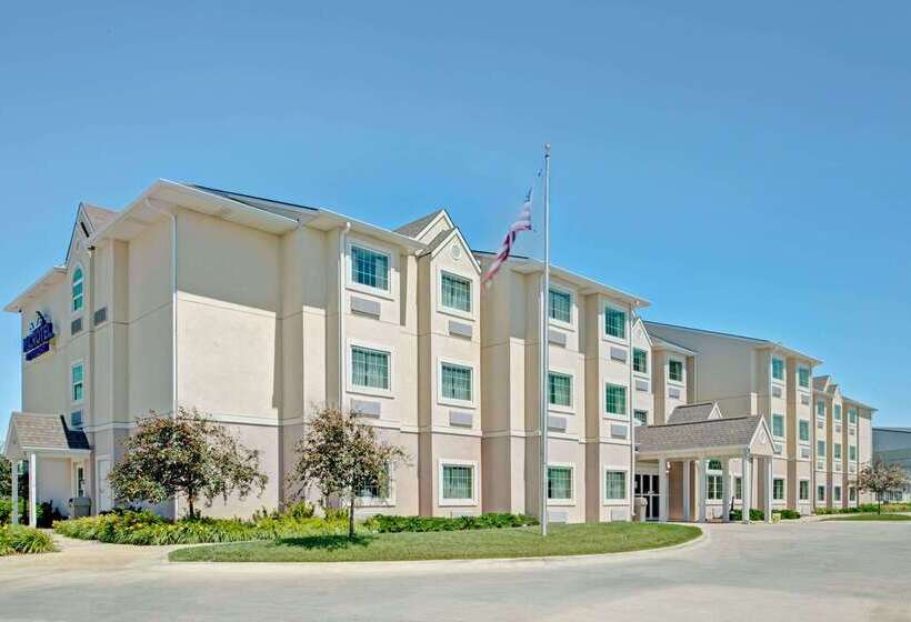 Microtel Inn & Suites By Wyndham Bluffs