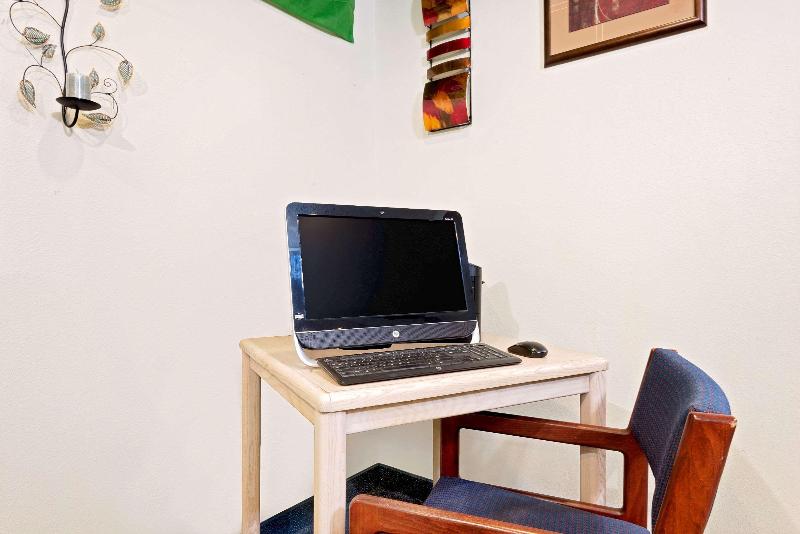 فندق على الطريق Super 8 By Wyndham Emmetsburg