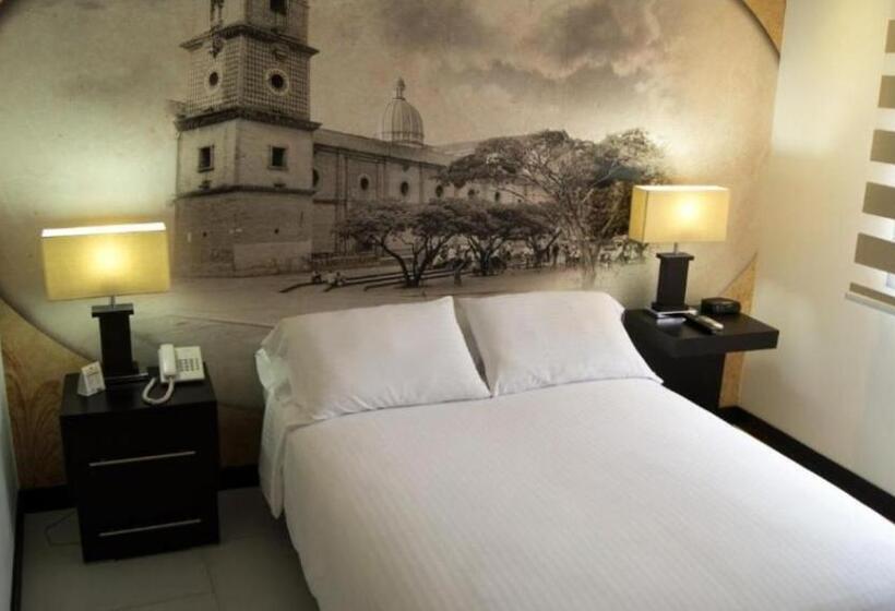 Отель Puerta De San Antonio