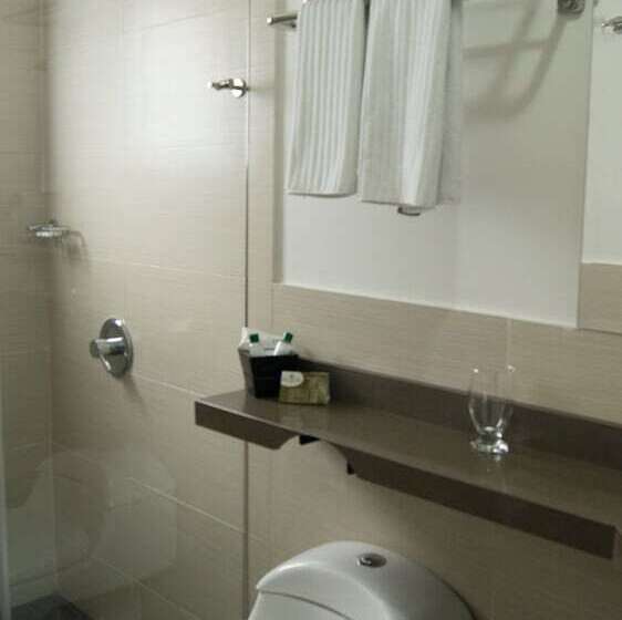 Отель Puerta De San Antonio