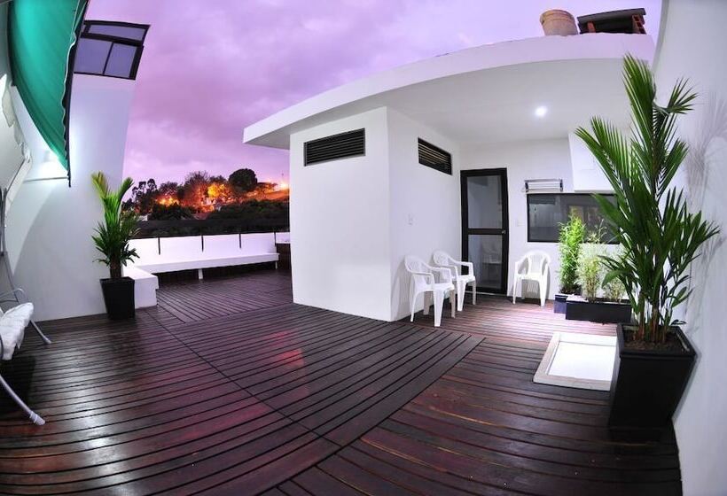 Отель Puerta De San Antonio