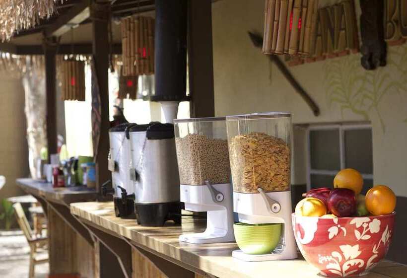 Banana Bungalow Hollywood Hotel & Hostel