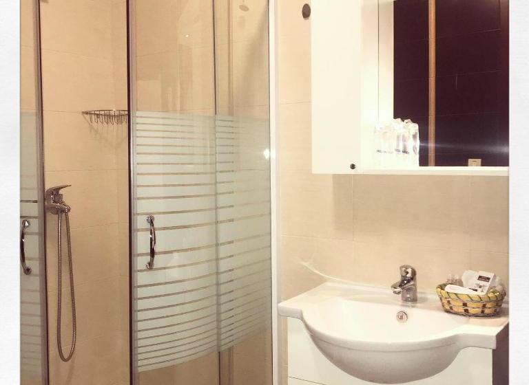 Garni Hotel Semlin B&b