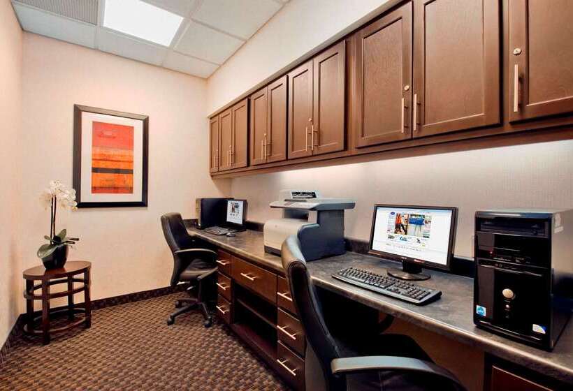 Hampton Inn & Suites Detroit / Airport   Romulus