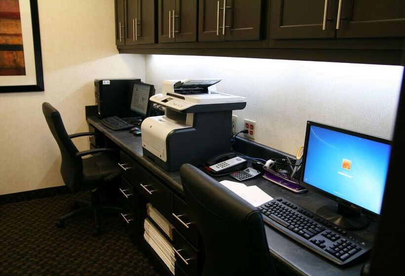 Hampton Inn & Suites Detroit / Airport   Romulus