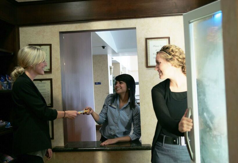 Hampton Inn & Suites Lodi