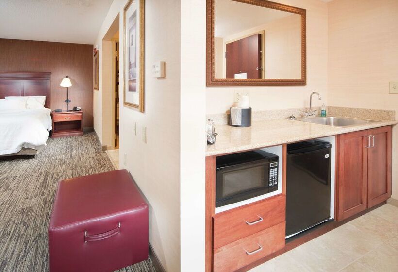 Hampton Inn & Suites Greensburg