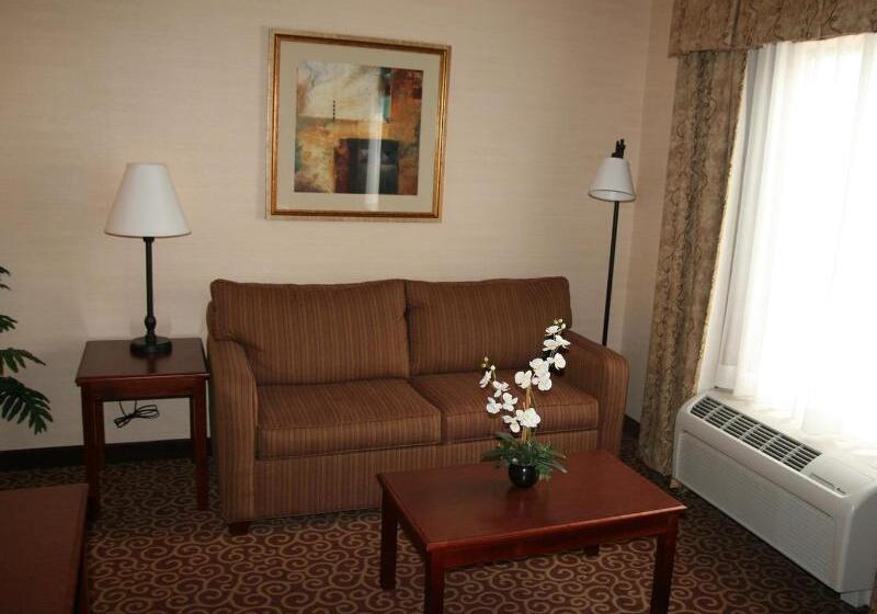 Hampton Inn & Suites Greensburg