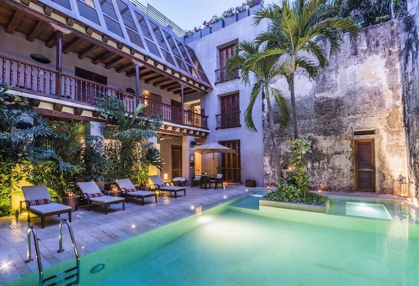 Ananda Hotel Boutique