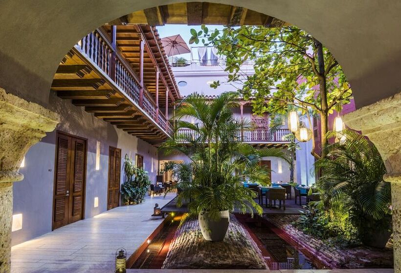 Ananda Hotel Boutique