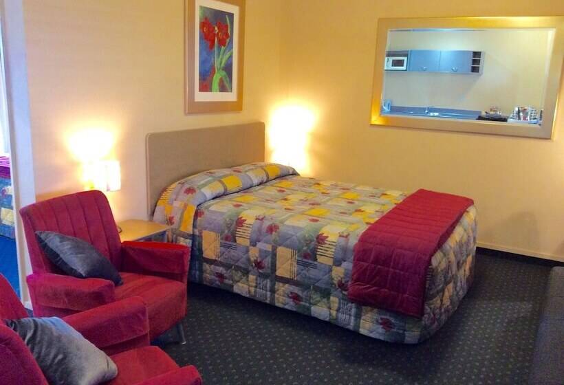 호텔 At The Rocks Motor Lodge