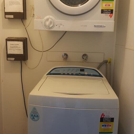 호텔 At The Rocks Motor Lodge