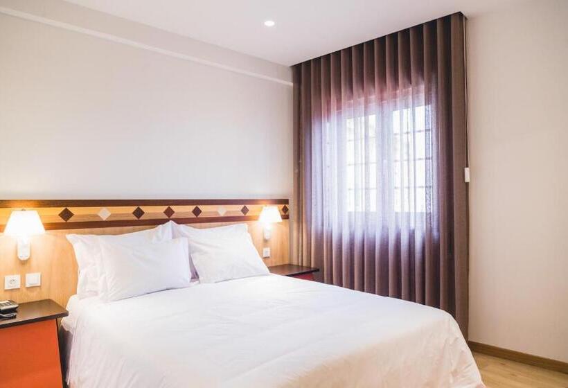 호텔 Aveiro Center