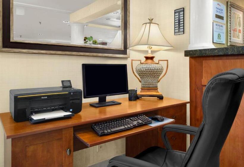 فندق Baymont By Wyndham Gainesville I75