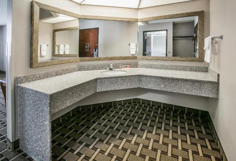 فندق Baymont By Wyndham Lawton