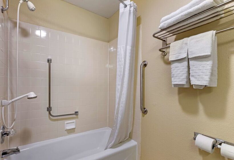 فندق Best Western Plus Altoona Inn