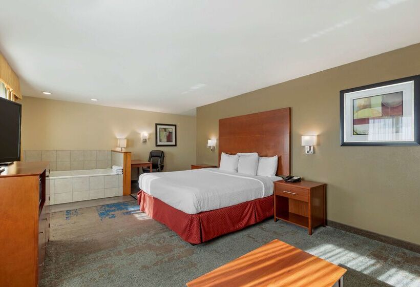 בית מלון כפרי Best Western Plus Altoona Inn