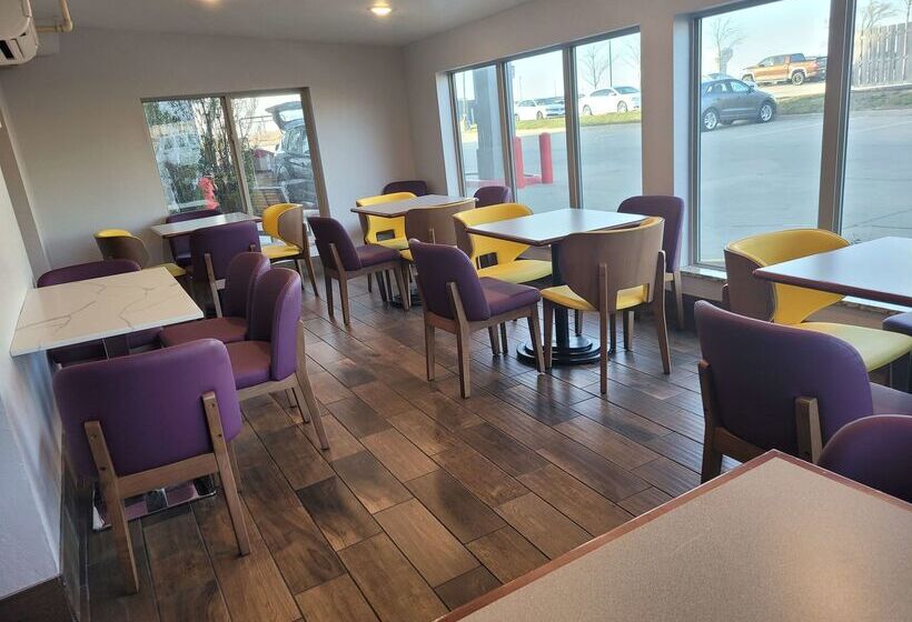 בית מלון כפרי Best Western Plus Altoona Inn