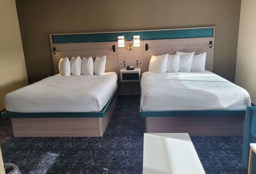 בית מלון כפרי Best Western Plus Altoona Inn