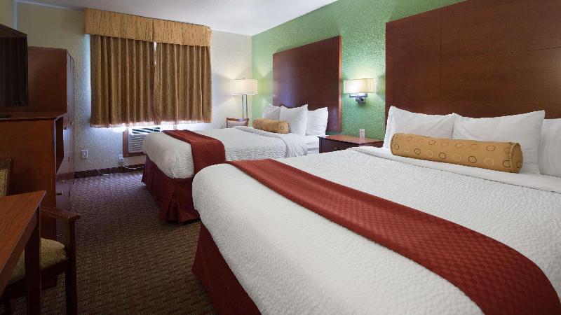 בית מלון כפרי Best Western Plus Altoona Inn