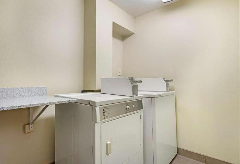 בית מלון כפרי Best Western Plus Altoona Inn