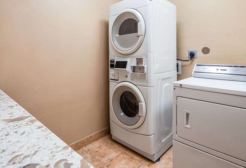 בית מלון כפרי Best Western Plus Kenedy Inn