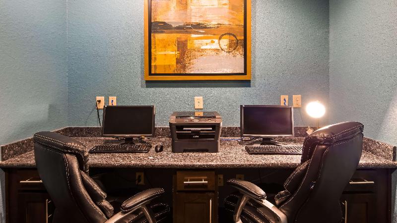 בית מלון כפרי Best Western Plus Kenedy Inn