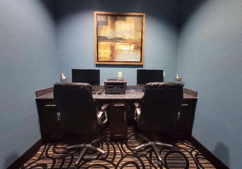 בית מלון כפרי Best Western Plus Kenedy Inn