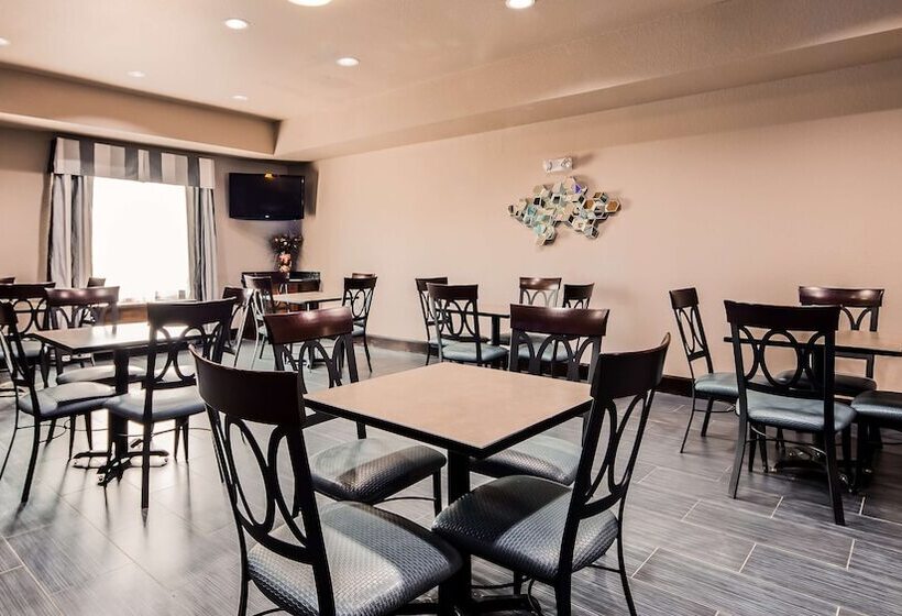 בית מלון כפרי Best Western Plus Kenedy Inn