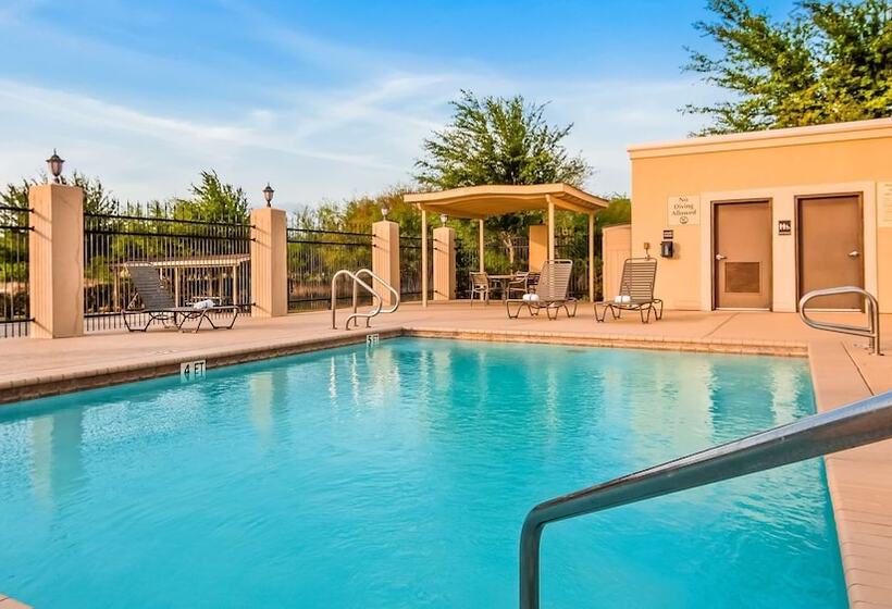 فندق Best Western Plus Kenedy Inn